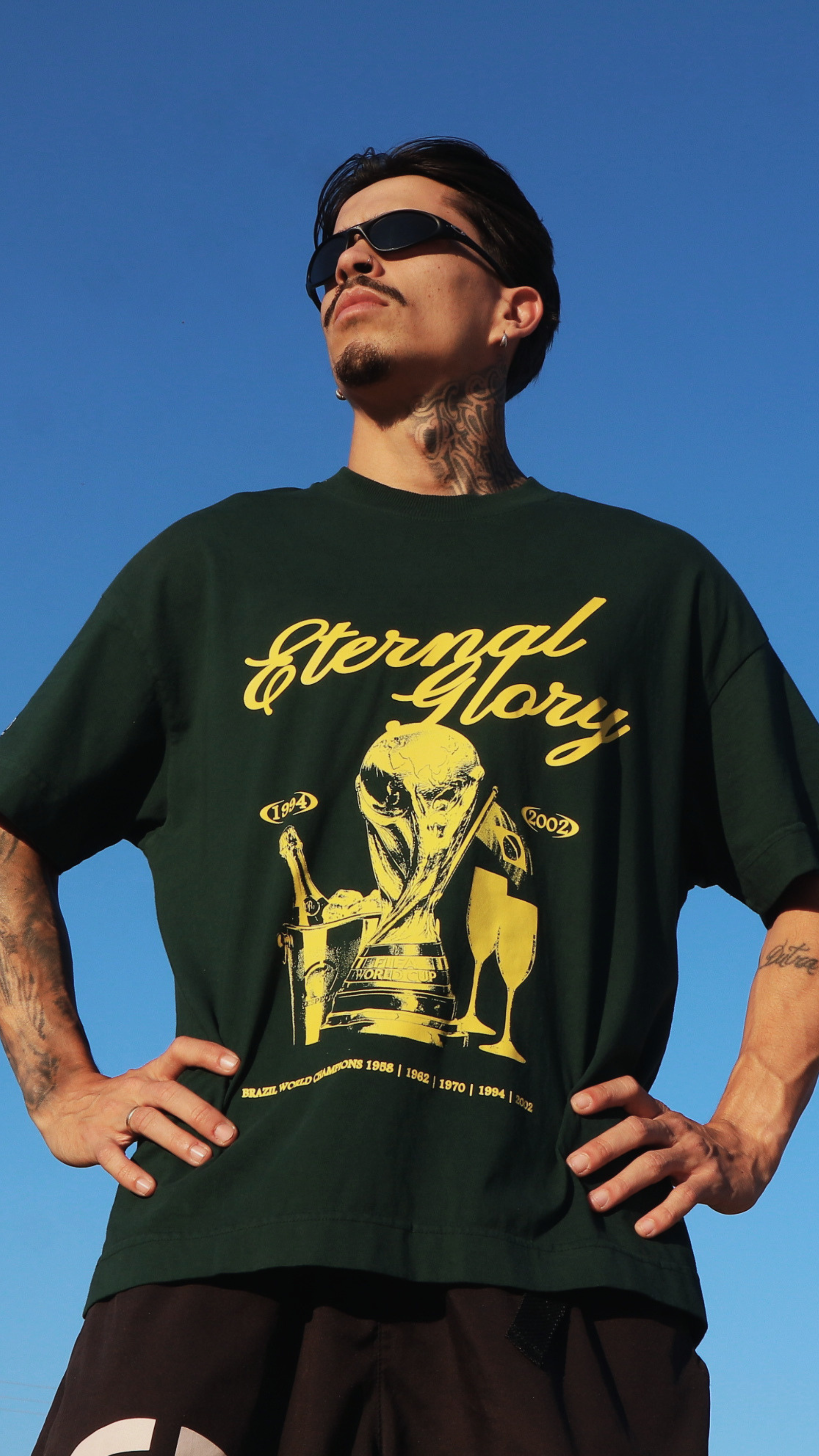 Camiseta Oversized Taça e Champagne