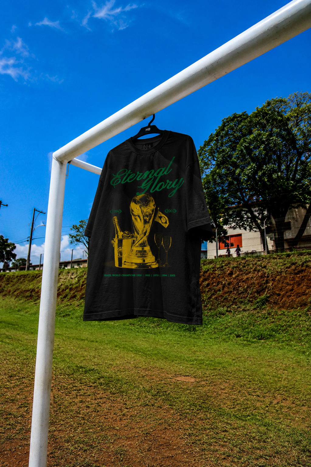 Camiseta Oversized Taça e Champagne